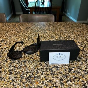 black prada women’s sunglasses